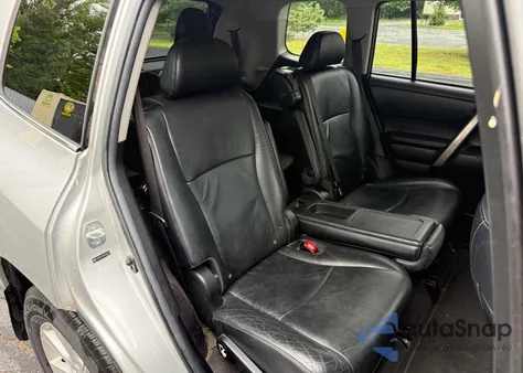 2011 Toyota Highlander Base z USA, uszkodzony, nr VIN 5TDBK3EHXBS082287